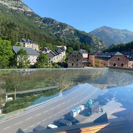 Atico Duplex Reformado Con Vistas A La Montana Apartment Canfranc Exterior photo