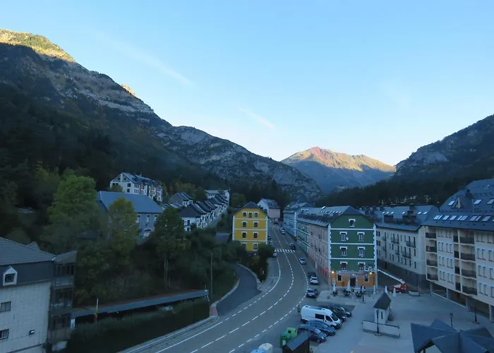 Atico Duplex Reformado Con Vistas A La Montana
